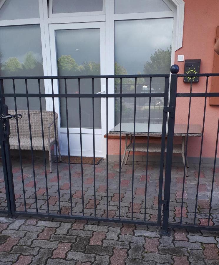 Kertvárosi Apartman II Tiszaújváros Esterno foto