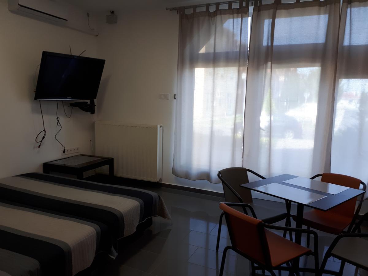 Kertvárosi Apartman II Tiszaújváros Esterno foto